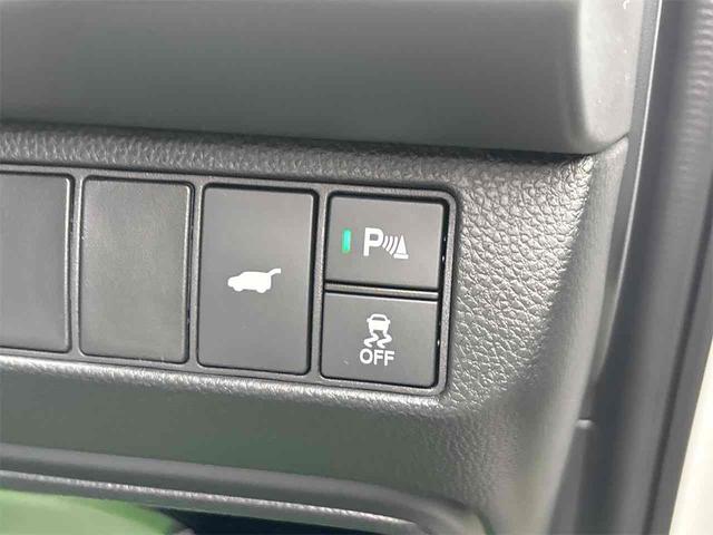 ヴェゼル ｅ：ＨＥＶ　Ｚ　バックカメラ　クリアランスソナー　オートクルーズコントロール　衝突被害軽減システム　オートライト　ＬＥＤヘッドランプ　電動リアゲート　アルミホイール　スマートキー　電動格納ミラー　シートヒーター（14枚目）