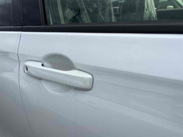 ヴェゼル ｅ：ＨＥＶ　Ｚ　バックカメラ　クリアランスソナー　オートクルーズコントロール　衝突被害軽減システム　オートライト　ＬＥＤヘッドランプ　電動リアゲート　アルミホイール　スマートキー　電動格納ミラー　シートヒーター（34枚目）