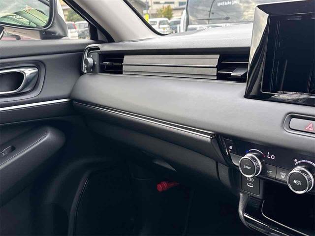 ヴェゼル ｅ：ＨＥＶ　Ｚ　バックカメラ　クリアランスソナー　オートクルーズコントロール　衝突被害軽減システム　オートライト　ＬＥＤヘッドランプ　電動リアゲート　アルミホイール　スマートキー　電動格納ミラー　シートヒーター（47枚目）