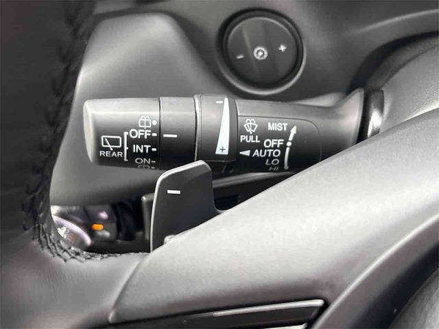 ヴェゼル ｅ：ＨＥＶ　Ｚ　バックカメラ　クリアランスソナー　オートクルーズコントロール　衝突被害軽減システム　オートライト　ＬＥＤヘッドランプ　電動リアゲート　アルミホイール　スマートキー　電動格納ミラー　シートヒーター（50枚目）