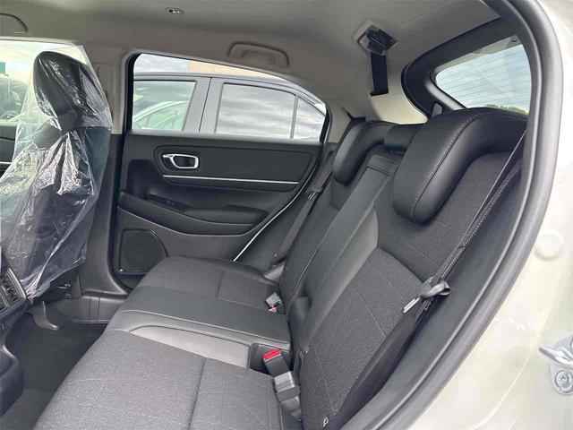 ヴェゼル ｅ：ＨＥＶ　Ｚ　バックカメラ　クリアランスソナー　オートクルーズコントロール　衝突被害軽減システム　オートライト　ＬＥＤヘッドランプ　電動リアゲート　アルミホイール　スマートキー　電動格納ミラー　シートヒーター（57枚目）