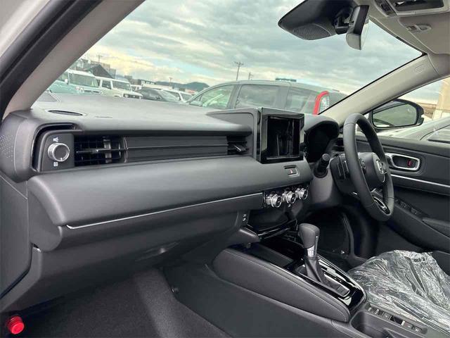 ヴェゼル ｅ：ＨＥＶ　Ｚ　バックカメラ　クリアランスソナー　オートクルーズコントロール　衝突被害軽減システム　オートライト　ＬＥＤヘッドランプ　電動リアゲート　アルミホイール　スマートキー　電動格納ミラー　シートヒーター（59枚目）