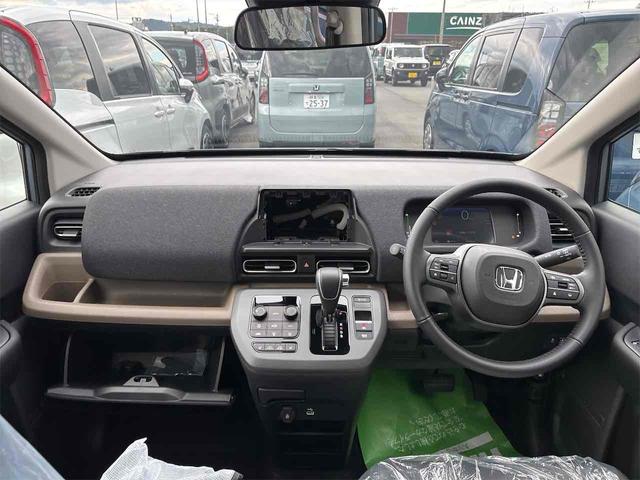 車を運転する際には運転席の存在は欠かせません。なのでしっかりとチェックしたいポイントですね。