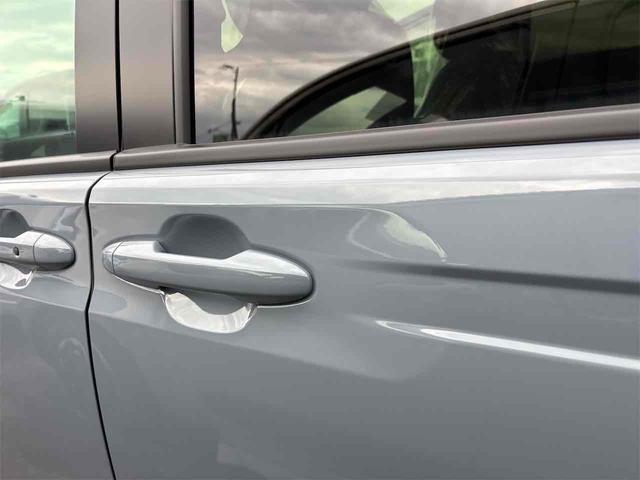 この度は当店のお車をご覧になっていただき、誠にありがとうございます。ぜひじっくりとご検討下さい。気軽にお問合せ・お見積りお待ちしております。