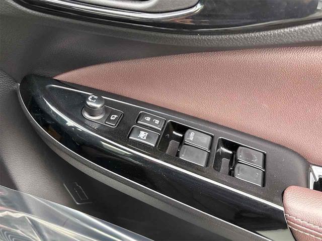 フロンクス ベースグレード　登録済み未使用車　全周囲カメラ　クリアランスソナー　オートクルーズコントロール　レーンアシスト　衝突被害軽減システム　ナビ　オートライト　ＬＥＤヘッドランプ　アルミホイール　スマートキー（15枚目）