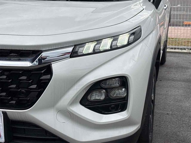 フロンクス ベースグレード　登録済み未使用車　全周囲カメラ　クリアランスソナー　オートクルーズコントロール　レーンアシスト　衝突被害軽減システム　ナビ　オートライト　ＬＥＤヘッドランプ　アルミホイール　スマートキー（22枚目）