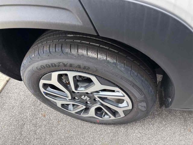 フロンクス ベースグレード　登録済み未使用車　全周囲カメラ　クリアランスソナー　オートクルーズコントロール　レーンアシスト　衝突被害軽減システム　ナビ　オートライト　ＬＥＤヘッドランプ　アルミホイール　スマートキー（25枚目）