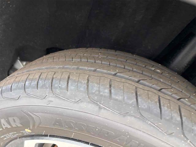 フロンクス ベースグレード　登録済み未使用車　全周囲カメラ　クリアランスソナー　オートクルーズコントロール　レーンアシスト　衝突被害軽減システム　ナビ　オートライト　ＬＥＤヘッドランプ　アルミホイール　スマートキー（45枚目）