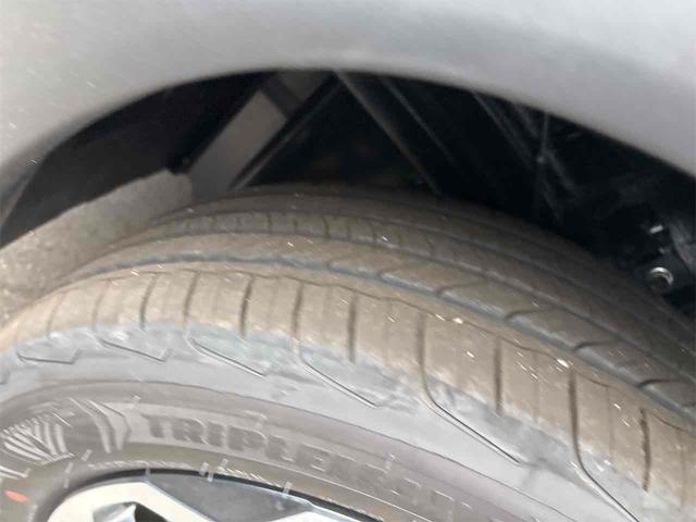 フロンクス ベースグレード　登録済み未使用車　全周囲カメラ　クリアランスソナー　オートクルーズコントロール　レーンアシスト　衝突被害軽減システム　ナビ　オートライト　ＬＥＤヘッドランプ　アルミホイール　スマートキー（51枚目）