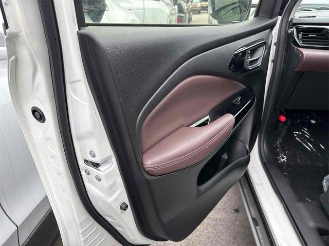 フロンクス ベースグレード　登録済み未使用車　全周囲カメラ　クリアランスソナー　オートクルーズコントロール　レーンアシスト　衝突被害軽減システム　ナビ　オートライト　ＬＥＤヘッドランプ　アルミホイール　スマートキー（60枚目）