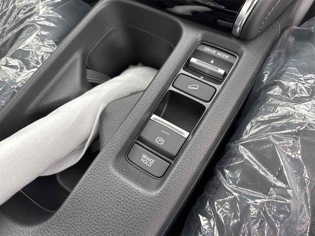 ヴェゼル ｅ：ＨＥＶ　Ｚ　登録済み未使用車　バックカメラ　クリアランスソナー　オートクルーズコントロール　レーンアシスト　衝突被害軽減システム　オートライト　ＬＥＤヘッドランプ　電動リアゲート　アルミホイール　スマートキー（10枚目）