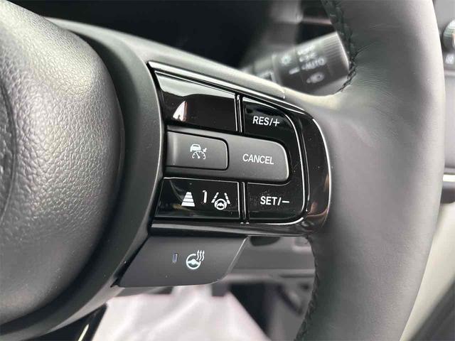 ヴェゼル ｅ：ＨＥＶ　Ｚ　登録済み未使用車　バックカメラ　クリアランスソナー　オートクルーズコントロール　レーンアシスト　衝突被害軽減システム　オートライト　ＬＥＤヘッドランプ　電動リアゲート　アルミホイール　スマートキー（12枚目）