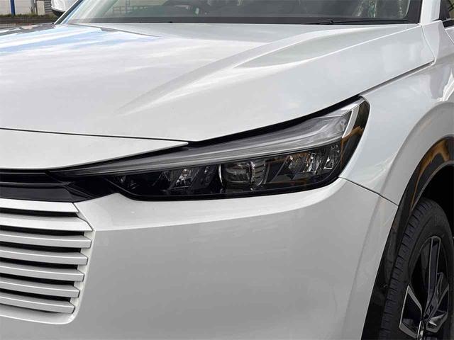 ヴェゼル ｅ：ＨＥＶ　Ｚ　登録済み未使用車　バックカメラ　クリアランスソナー　オートクルーズコントロール　レーンアシスト　衝突被害軽減システム　オートライト　ＬＥＤヘッドランプ　電動リアゲート　アルミホイール　スマートキー（17枚目）