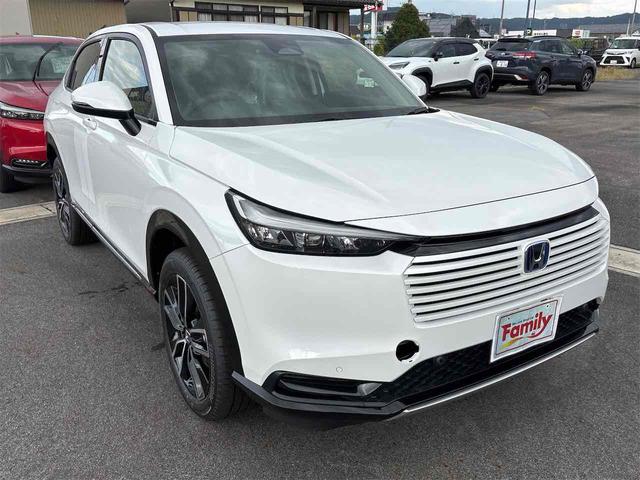 ヴェゼル ｅ：ＨＥＶ　Ｚ　登録済み未使用車　バックカメラ　クリアランスソナー　オートクルーズコントロール　レーンアシスト　衝突被害軽減システム　オートライト　ＬＥＤヘッドランプ　電動リアゲート　アルミホイール　スマートキー（21枚目）