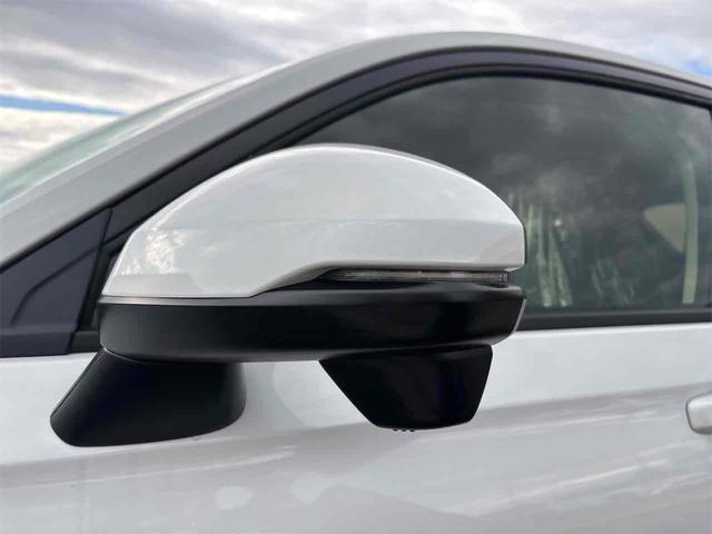 ヴェゼル ｅ：ＨＥＶ　Ｚ　登録済み未使用車　バックカメラ　クリアランスソナー　オートクルーズコントロール　レーンアシスト　衝突被害軽減システム　オートライト　ＬＥＤヘッドランプ　電動リアゲート　アルミホイール　スマートキー（43枚目）