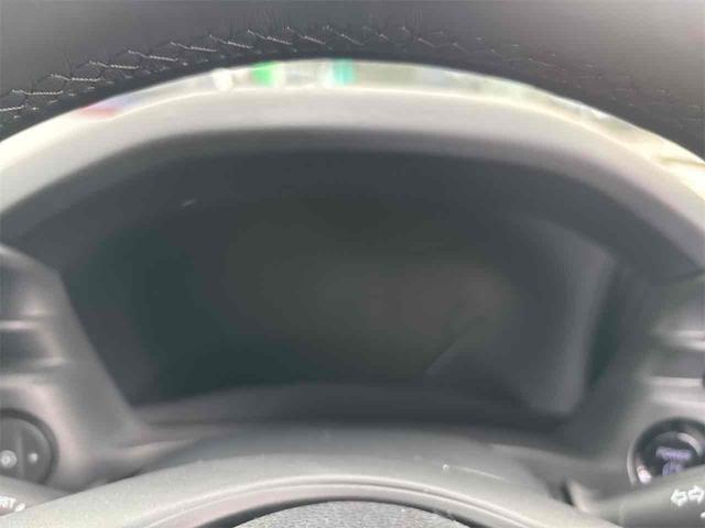 ヴェゼル ｅ：ＨＥＶ　Ｚ　登録済み未使用車　バックカメラ　クリアランスソナー　オートクルーズコントロール　レーンアシスト　衝突被害軽減システム　オートライト　ＬＥＤヘッドランプ　電動リアゲート　アルミホイール　スマートキー（46枚目）