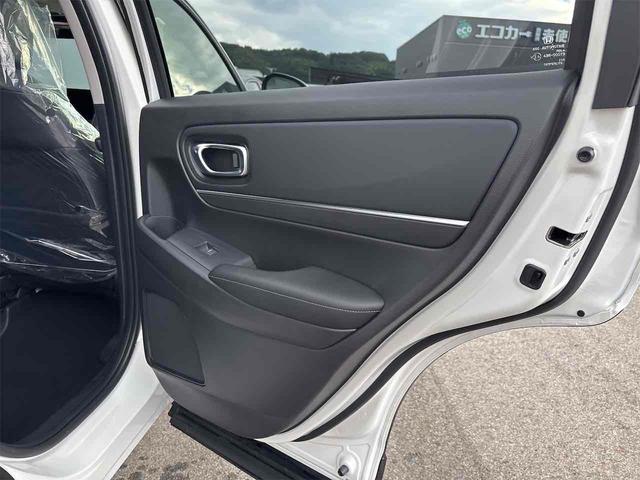 ヴェゼル ｅ：ＨＥＶ　Ｚ　登録済み未使用車　バックカメラ　クリアランスソナー　オートクルーズコントロール　レーンアシスト　衝突被害軽減システム　オートライト　ＬＥＤヘッドランプ　電動リアゲート　アルミホイール　スマートキー（53枚目）