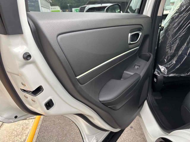 ヴェゼル ｅ：ＨＥＶ　Ｚ　登録済み未使用車　バックカメラ　クリアランスソナー　オートクルーズコントロール　レーンアシスト　衝突被害軽減システム　オートライト　ＬＥＤヘッドランプ　電動リアゲート　アルミホイール　スマートキー（55枚目）