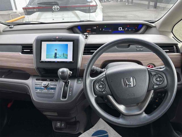 フリード G・ホンダセンシング ドライブレコーダー ETC バックカメラ ナビ TV クリアランスソナー オートクルーズコントロール レーンアシスト 衝突被害軽減システム 両側電動スライドドア オートライト スマートキー(63枚目)