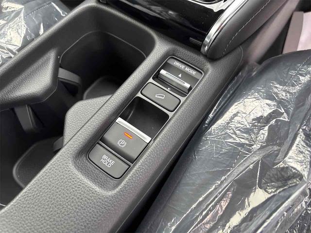 ヴェゼル ｅ：ＨＥＶ　Ｚ　登録済み未使用車　バックカメラ　クリアランスソナー　オートクルーズコントロール　レーンアシスト　衝突被害軽減システム　オートライト　ＬＥＤヘッドランプ　電動リアゲート　アルミホイール　スマートキー（10枚目）