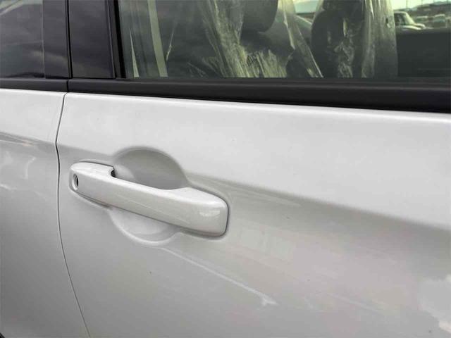 ヴェゼル ｅ：ＨＥＶ　Ｚ　登録済み未使用車　バックカメラ　クリアランスソナー　オートクルーズコントロール　レーンアシスト　衝突被害軽減システム　オートライト　ＬＥＤヘッドランプ　電動リアゲート　アルミホイール　スマートキー（32枚目）