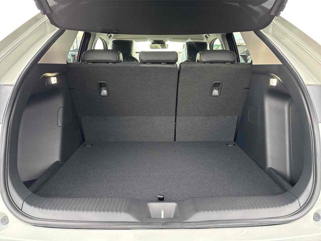 ヴェゼル ｅ：ＨＥＶ　Ｚ　登録済み未使用車　バックカメラ　クリアランスソナー　オートクルーズコントロール　レーンアシスト　衝突被害軽減システム　オートライト　ＬＥＤヘッドランプ　電動リアゲート　アルミホイール　スマートキー（38枚目）
