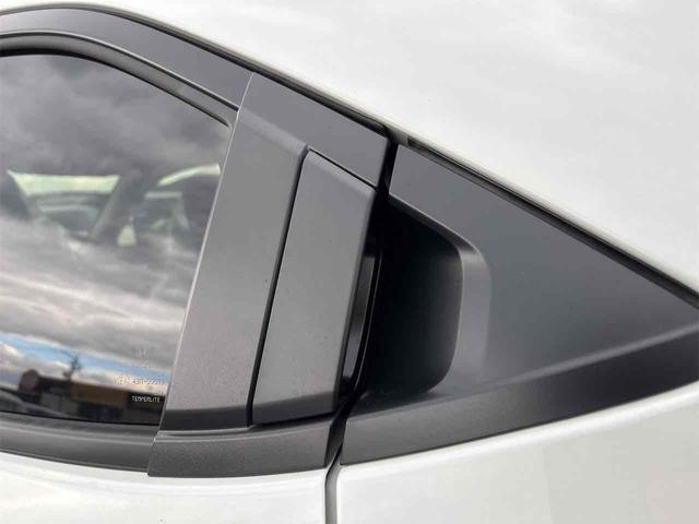 ヴェゼル ｅ：ＨＥＶ　Ｚ　登録済み未使用車　バックカメラ　クリアランスソナー　オートクルーズコントロール　レーンアシスト　衝突被害軽減システム　オートライト　ＬＥＤヘッドランプ　電動リアゲート　アルミホイール　スマートキー（43枚目）