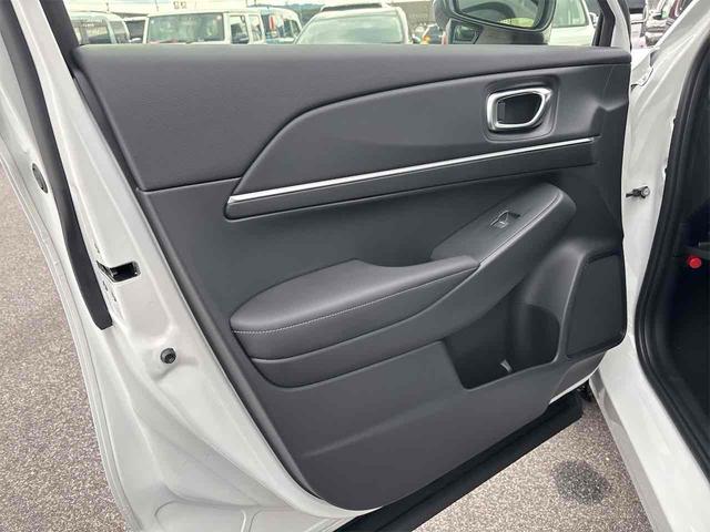 ヴェゼル ｅ：ＨＥＶ　Ｚ　登録済み未使用車　バックカメラ　クリアランスソナー　オートクルーズコントロール　レーンアシスト　衝突被害軽減システム　オートライト　ＬＥＤヘッドランプ　電動リアゲート　アルミホイール　スマートキー（59枚目）