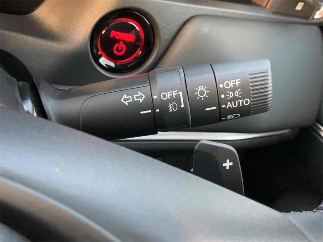 ヴェゼル ｅ：ＨＥＶ　Ｚ　バックカメラ　クリアランスソナー　オートクルーズコントロール　レーンアシスト　衝突被害軽減システム　オートライト　ＬＥＤヘッドランプ　アルミホイール　スマートキー　アイドリングストップ　電動格納ミラー（15枚目）