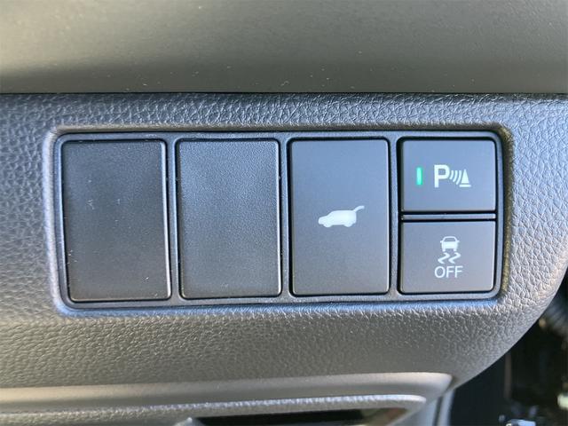 【コーナーセンサー】駐車時など障害物をセンサーが察知しアラームで教えてくれます！あると便利な装備です☆