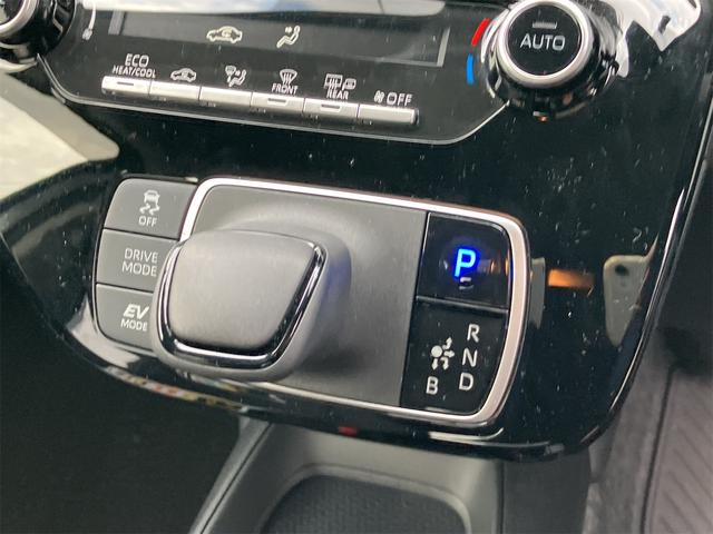 アクア Ｘ　ＥＴＣ　バックカメラ　ナビ　オートクルーズコントロール　レーンアシスト　衝突被害軽減システム　オートマチックハイビーム　オートライト　ＬＥＤヘッドランプ　スマートキー　電動格納ミラー　１００Ｖ電源（13枚目）