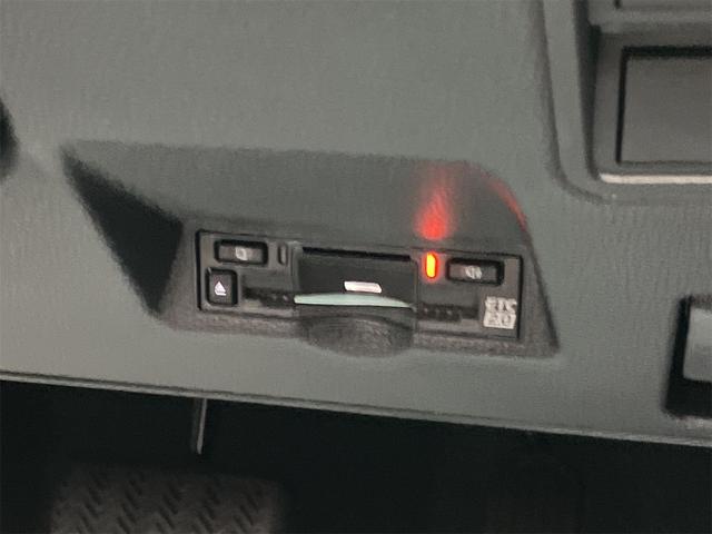 ヤリスクロス ハイブリッドZ 全周囲カメラ クリアランスソナー オートクルーズコントロール レーンアシスト パワーシート 衝突被害軽減システム ナビ TV オートマチックハイビーム オートライト LEDヘッドランプ アルミホイール(15枚目)