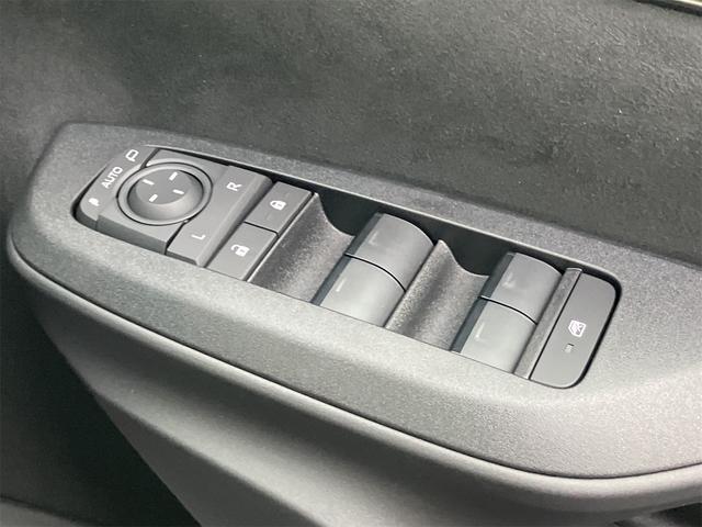 ヤリスクロス ハイブリッドZ 全周囲カメラ クリアランスソナー オートクルーズコントロール レーンアシスト パワーシート 衝突被害軽減システム ナビ TV オートマチックハイビーム オートライト LEDヘッドランプ アルミホイール(52枚目)