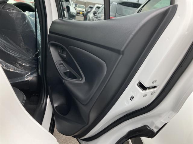 ヤリスクロス ハイブリッドZ 全周囲カメラ クリアランスソナー オートクルーズコントロール レーンアシスト パワーシート 衝突被害軽減システム ナビ TV オートマチックハイビーム オートライト LEDヘッドランプ アルミホイール(60枚目)