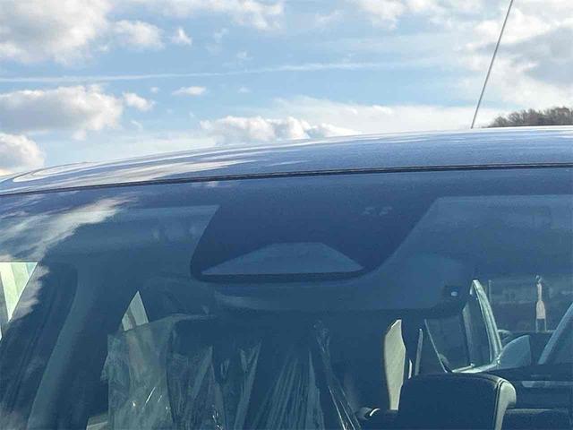 ヴェゼル ｅ：ＨＥＶ　Ｚ　登録済み未使用車　バックカメラ　クリアランスソナー　オートクルーズコントロール　レーンアシスト　衝突被害軽減システム　オートライト　ＬＥＤヘッドランプ　アルミホイール　スマートキー　電動格納ミラー（28枚目）