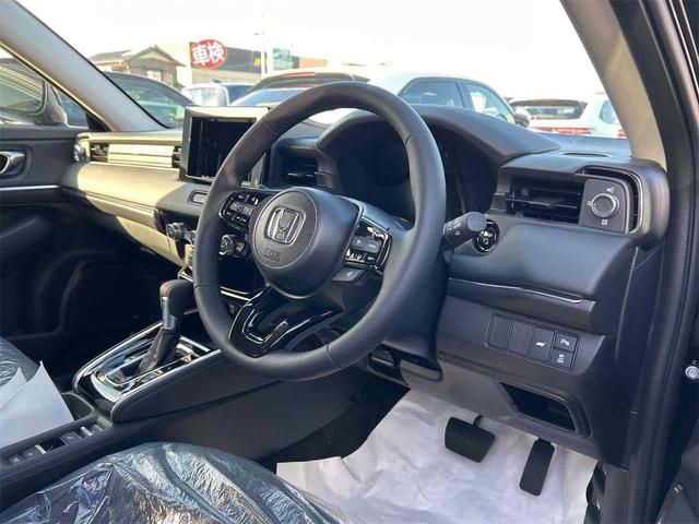 ヴェゼル ｅ：ＨＥＶ　Ｚ　登録済み未使用車　バックカメラ　クリアランスソナー　オートクルーズコントロール　レーンアシスト　衝突被害軽減システム　オートライト　ＬＥＤヘッドランプ　アルミホイール　スマートキー　電動格納ミラー（47枚目）