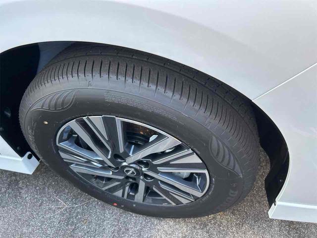 セレナ ｅ－パワー　ハイウェイスターＶ　登録済み未使用車　バックカメラ　サイドカメラ　クリアランスソナー　オートクルーズコントロール　衝突被害軽減システム　両側電動スライドドア　オートマチックハイビーム　オートライト　ＬＥＤヘッドランプ（28枚目）