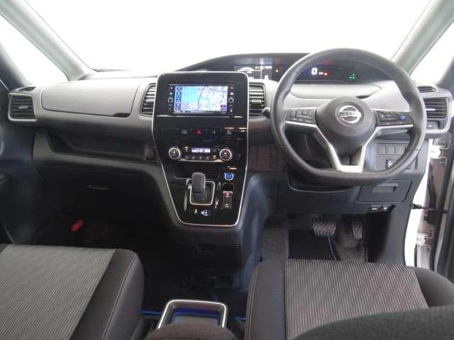 セレナ 1.2 e-POWER ハイウェイスター V ナビ/後席モニタ-/アラビュ/プロパイ/スマ- 360°カメラ エマジェンシーブレーキ 1オナ スマキー バックカメラ LED レーンアシスト 点検記録簿付 ETC Aストップ イモビ フルオートエアコン アルミホイール エアバック メモリーナビ(3枚目)