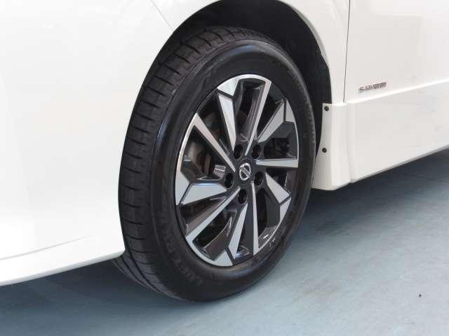 セレナ ２．０　ハイウェイスター　Ｖ　１０インチナビ／後席モニタ－／プロパイ／アラビ　アラウンドビュ－　１オナ　アルミ　衝突被害軽減　ＬＤＰ　エアバッグ　両側オートスライドドア　ＬＥＤライト　インテリジェントキー　点検記録簿　サイドカメラ　メモリーナビ　アダプティブクルーズコントロール（13枚目）