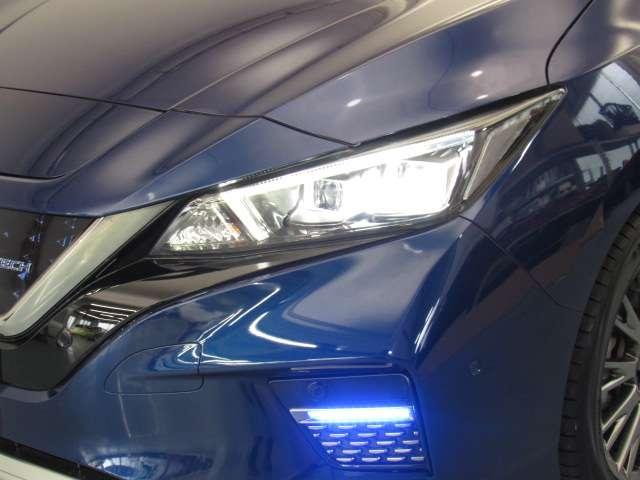 リーフ AUTECH 9インチナビ/アラビュ/プロパイ/シートヒ-タ アダプティブクルーズコントロール バックモニター 全方位カメラ LEDヘッドライト インテリジェントキー 車線逸脱警報 オートエアコン ETC メモリーナビ ワンセグTV 記録簿 アルミ(13枚目)