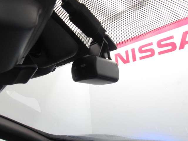 リーフ AUTECH 9インチナビ/アラビュ/プロパイ/シートヒ-タ アダプティブクルーズコントロール バックモニター 全方位カメラ LEDヘッドライト インテリジェントキー 車線逸脱警報 オートエアコン ETC メモリーナビ ワンセグTV 記録簿 アルミ(17枚目)