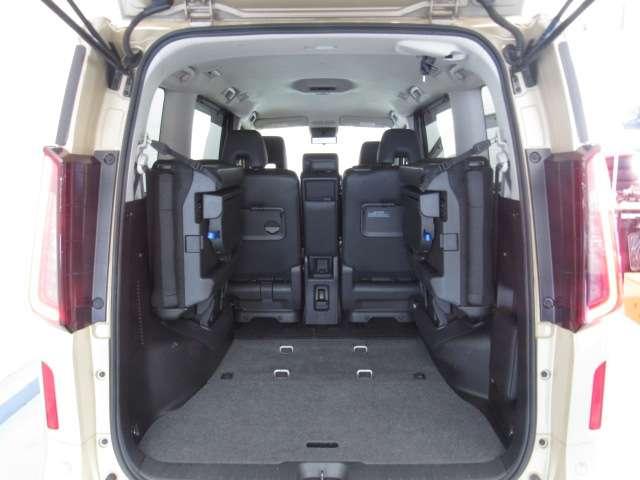 セレナ ２．０　ハイウェイスターＶ　ＮＣナビ／アラビュ／ドラレコ前後／プロパイ／ＥＴ　Ｗ電動スライド　レーダークルコン　レーンアシスト　ＬＥＤランプ　ワンオーナー車　盗難防止システム　ＥＴＣ装備　カーテンエアバッグ　アルミホイール　キーフリー　メモリ－ナビ　ナビＴＶ　エアコン　ドラレコ（16枚目）