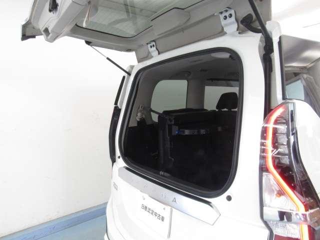 セレナ １．２　ｅ－ＰＯＷＥＲ　ハイウェイスター　Ｖ　ナビ／後席モニタ－／プロパイ／バックモニタ－／　エマジェンシーブレーキ　１オナ　スマキー　バックカメラ　ＬＥＤ　レーンアシスト　点検記録簿付　ＥＴＣ　ドラレコ　Ａストップ　イモビ　フルオートエアコン　アルミホイール　エアバック　メモリーナビ　ＡＢＳ（13枚目）