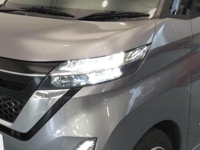 ルークス ６６０　ハイウェイスターＸ　９インチディスプレイオーディオ／ドラレコ前　アイスト　衝突被害軽減ブレ－キ　マルチビューカメラ　車線逸脱警報装置　ＥＴＣ　ＬＥＤ　スマートキー　パワーウィンドウ　ワンオーナー　カーテンエアバック　ドライブレコーダー　バックカメラ　記録簿　ＡＢＳ（12枚目）