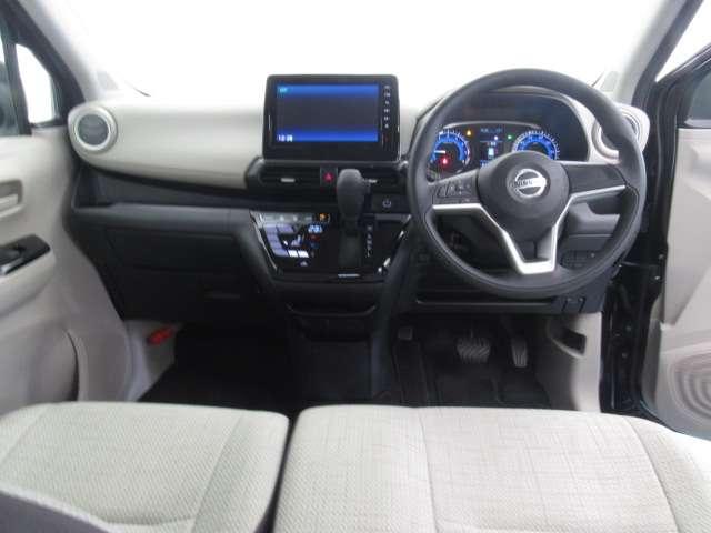 デイズ ６６０　Ｘ　９インチディスプレイオーディオ／バックモニ　踏み間違え防止　スマートキー　イモビライザー　バックカメラ　レーンキープ　アイドリングストップ　キーレス　フルオートエアコン　ＷＡＢ　記録簿　運転席エアバック　サイドエアバッグ　ＰＳ　アルミホイール（3枚目）