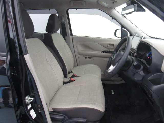 デイズ ６６０　Ｘ　９インチディスプレイオーディオ／バックモニ　踏み間違え防止　スマートキー　イモビライザー　バックカメラ　レーンキープ　アイドリングストップ　キーレス　フルオートエアコン　ＷＡＢ　記録簿　運転席エアバック　サイドエアバッグ　ＰＳ　アルミホイール（7枚目）