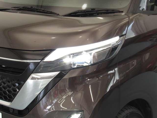 ルークス ６６０　ハイウェイスターＸ　プロパイロット　エディション　９インチナビ／アラビュ／ドラレコ／プロパイ／　左右パワースライドドア　アイドリング　イモビ　パノラマモニター　助手席エアバッグ　衝突軽減ブレーキ　ＰＷ　ナビ＆ＴＶ　１セグ　ＬＥＤヘッドライト　ＬＤＷ　スマートキー　ワンオーナー車　バックカメラ（12枚目）