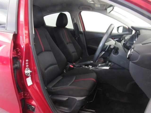 デミオ １．５　ＸＤ　ツーリング　ディーゼルターボ　ディスプレイオーディオ／バックモニタ－／ＥＴＣ　スマートキ　ＡＡＣ　Ｂカメ　Ａストップ　１オーナー車　全席パワーウインドウ　ＰＳ　キーレスエントリー　サイドエアバッグ　アルミホイール　ＡＢＳ　セキュリティ　助手席エアバッグ　衝突軽減ブレ　記録簿有（6枚目）