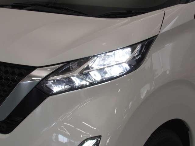 デイズ ６６０　ハイウェイスターＸ　ＣＤチュ－ナ－／バックモニタ－／ＥＴＣ　ブレーキサポート　ＬＥＤ　イモビライザー　１オーナー　インテリジェントキー　レーンキープ　バックカメラ　アイドリングストップ　オートエアコン　デュアルエアバッグ　記録簿　アルミホイール　キーレス（12枚目）