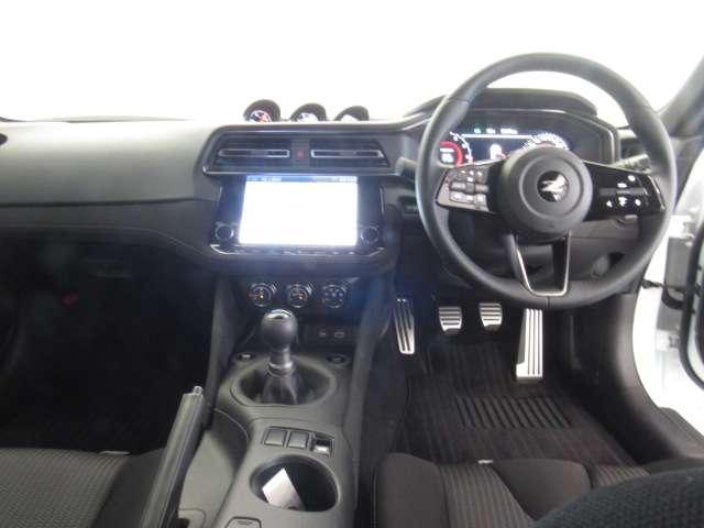 フェアレディZ 3.0 ナビ/バックモニタ-/ETC/クルコン/純正OPリ インテリジェントクルーズコントロール LEDヘッド バックカメラ 衝突軽減システム ワンオーナー エアコン パワーウィンドウ パワーステアリング レーンアシスト ETC アルミホイール(3枚目)